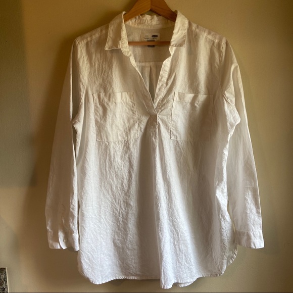 OLD NAVY White Blouse with Collar and Two Pockets - Picture 3 of 4